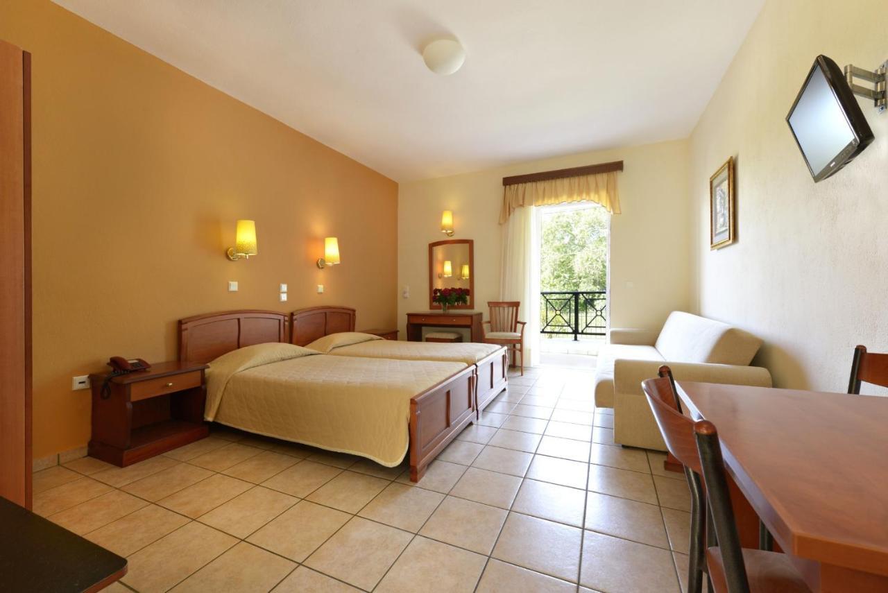 Amalia Aparthotel PalaiónTsiflíkion Quarto foto