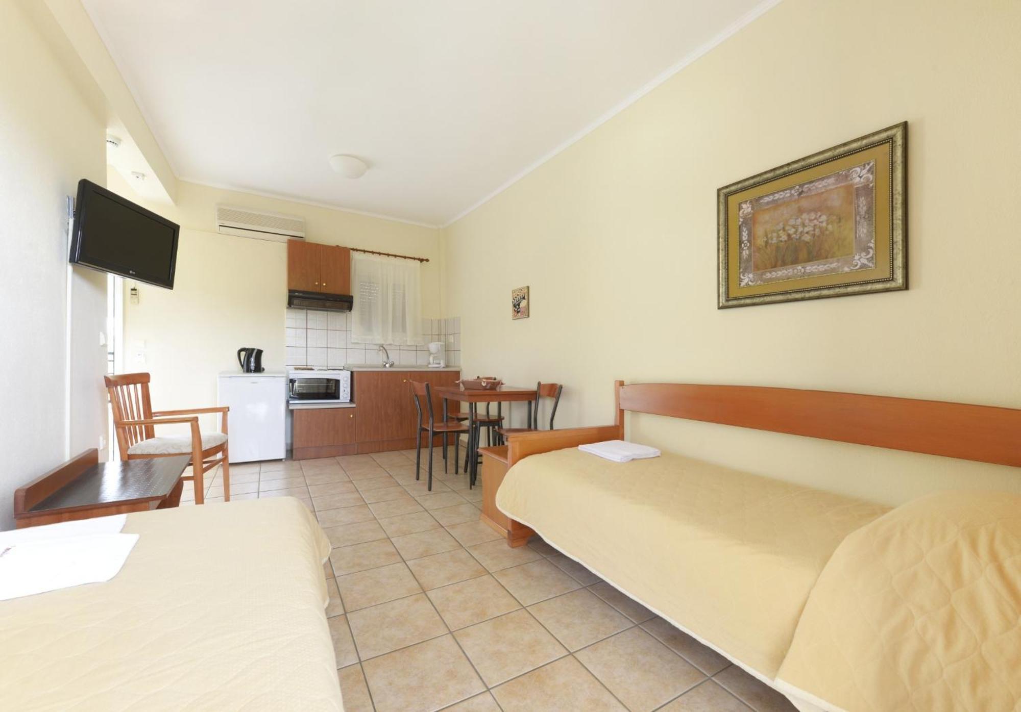 Amalia Aparthotel PalaiónTsiflíkion Quarto foto