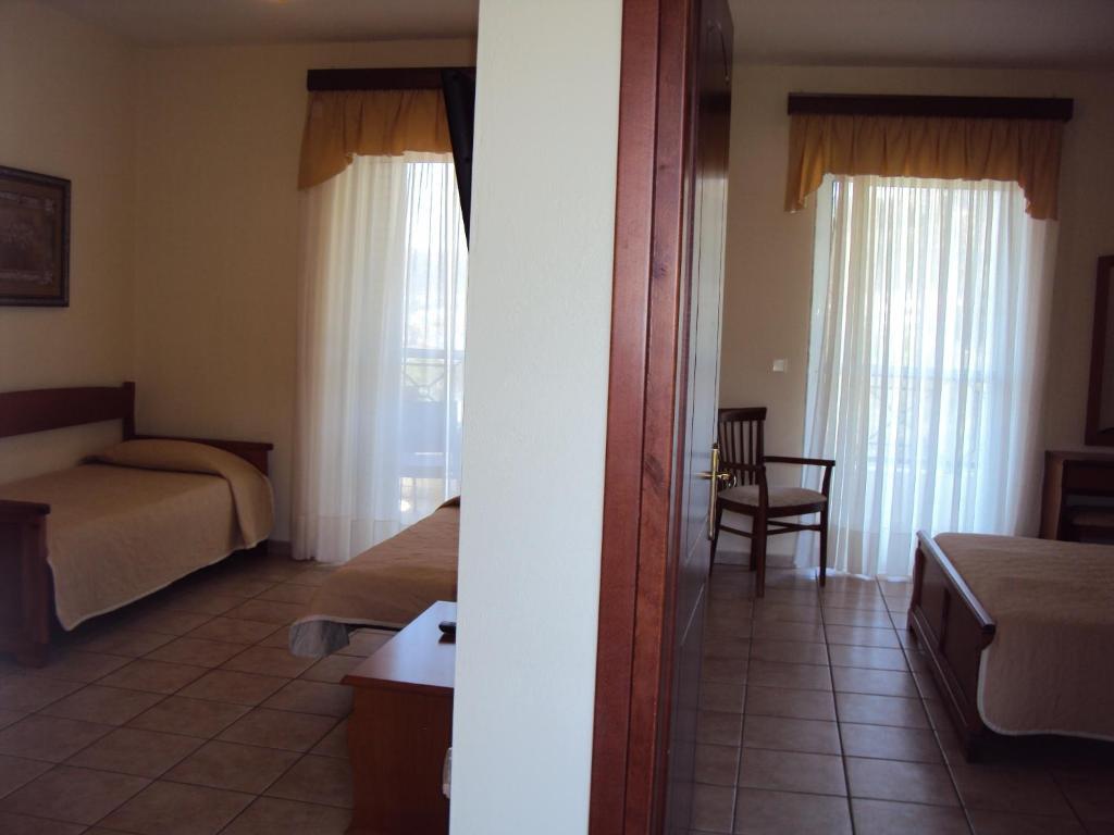 Amalia Aparthotel PalaiónTsiflíkion Quarto foto