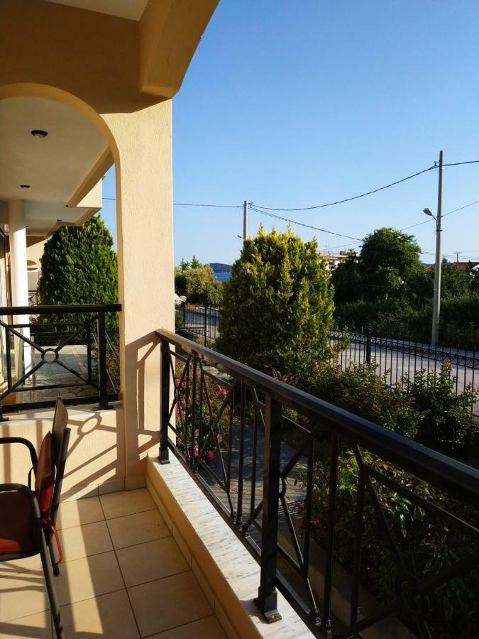 Amalia Aparthotel PalaiónTsiflíkion Exterior foto